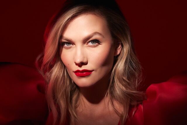 Karlie Kloss para a campanha do Very Good Girl