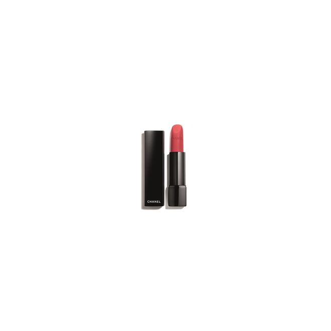 Batom Rouge Allure Velvet Extrême no tom 134 - Éclosion, €38, Chanel