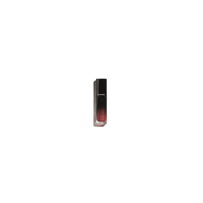 Batom líquido Rouge Allure Laque no tom 77 - Dark Blossom, €38, Chanel