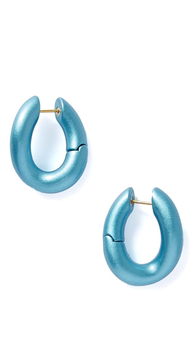 Mar: Brincos Loop em metal, € 395, Balenciaga