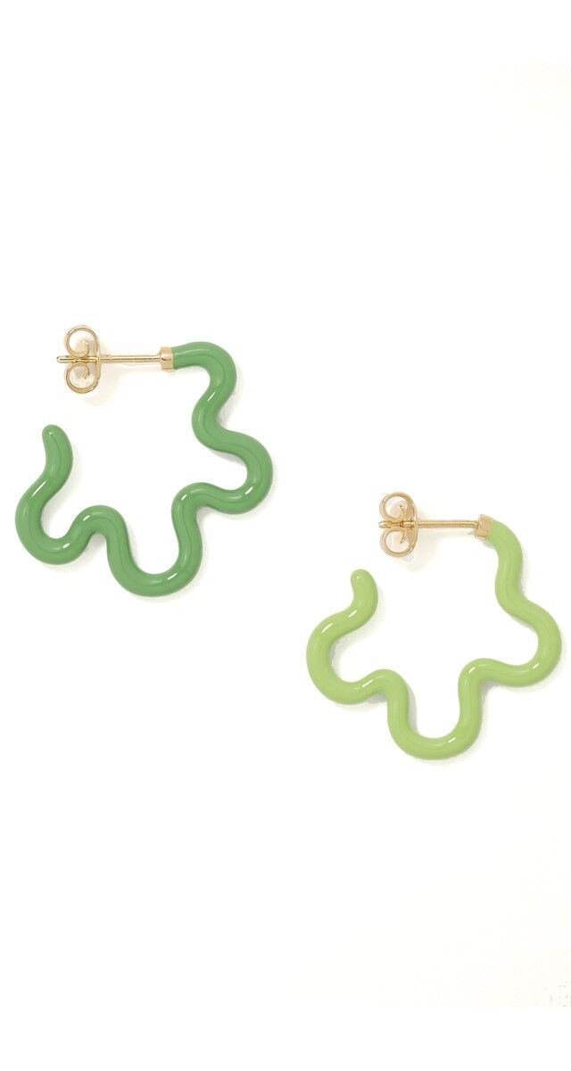 Flores: Brincos em ouro 9klt, prata e enamel, € 350, Bea Bongiasca