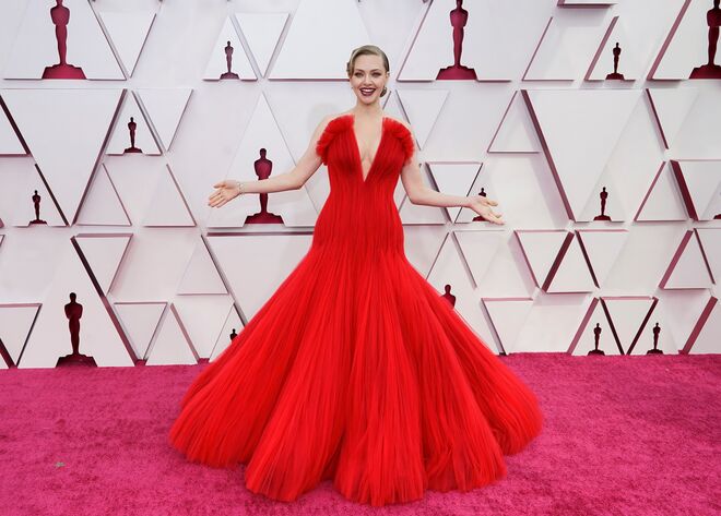 Amanda Seyfried em Armani Privé, 2021.