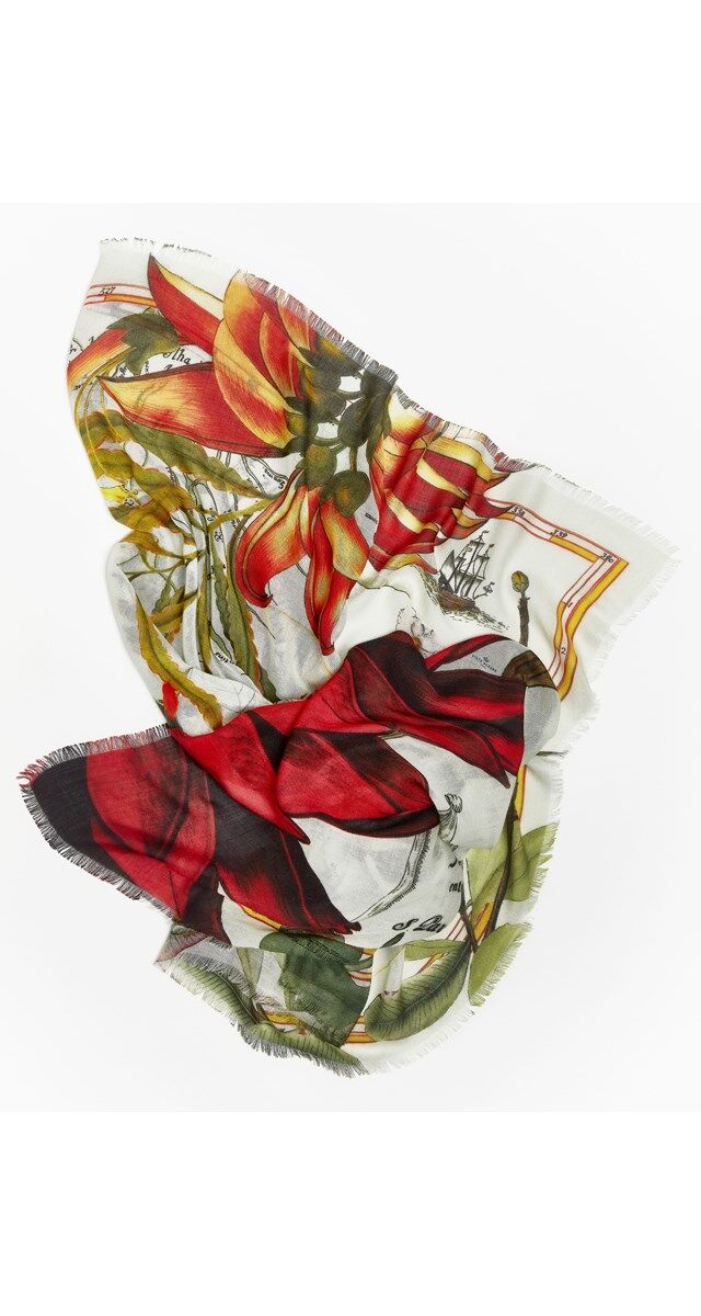 Lenço Amazonia estampado, €730, Vista Alegre.