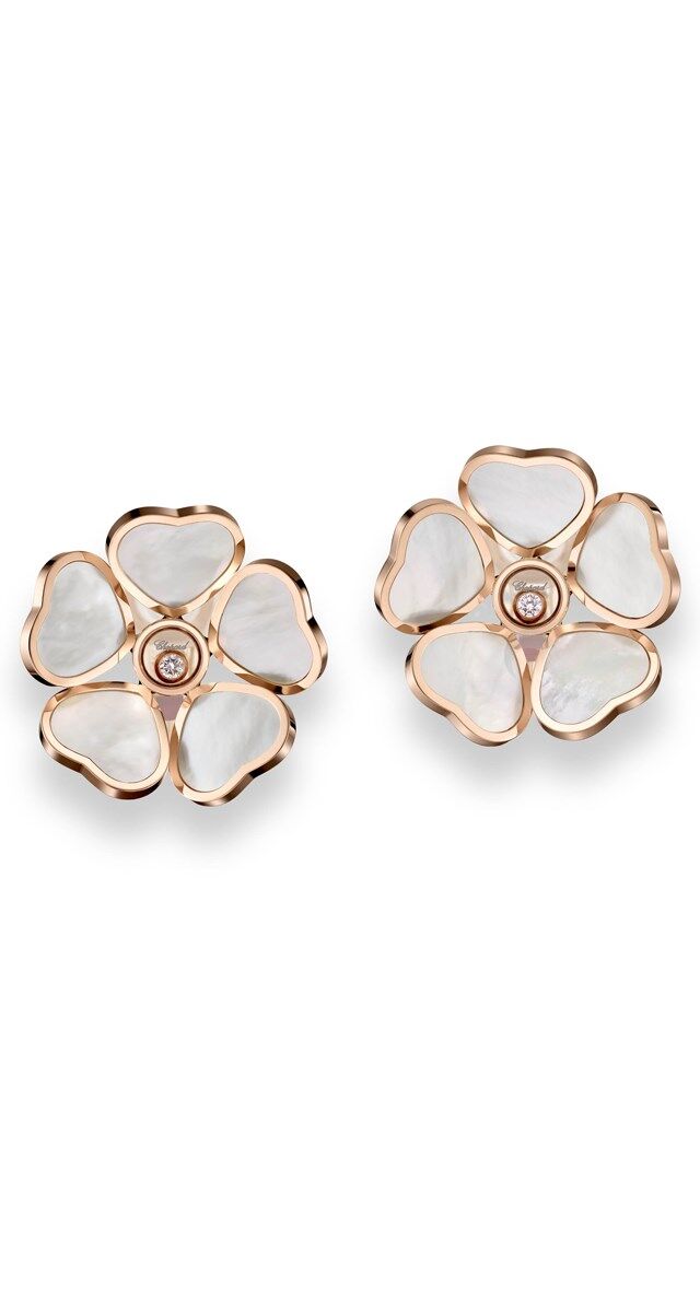 Brincos Happy Hearts Flowers em ouro com madrepérola, Chopard.