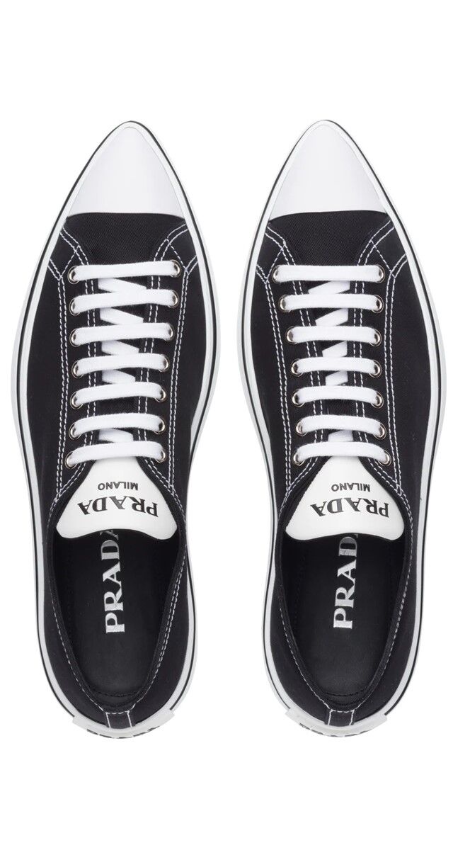 Ténis Synthesis em tela, €620, Prada.