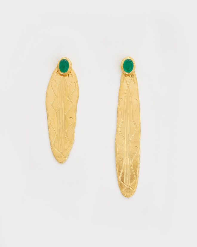 Brincos em prata dourada com ágata verde, €185, Juliana Bezerra Jewellery