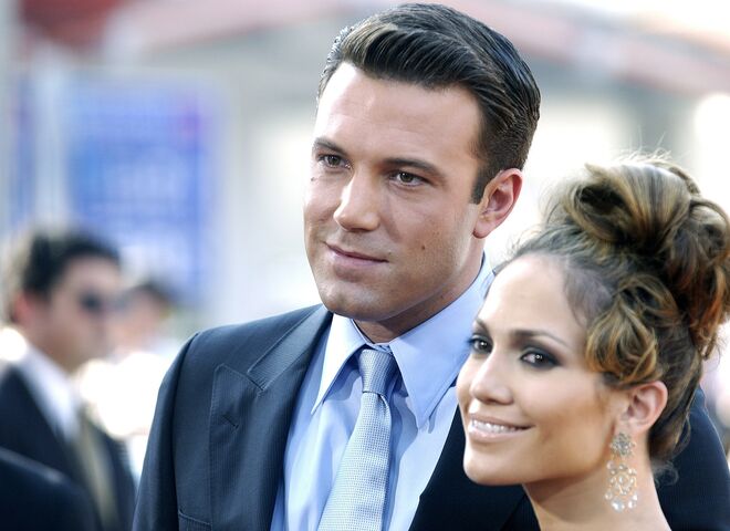 Jennifer Lopez e ben Affleck | Estavam noivos, quando se separaram em 2004, e seguiram vidas diferentes. Sabe-se que foi a pressão mediáticas uma das causadoras do fim da relação. Affleck, que se separou recentemente de Ana de Armas, e JLo, de Alex Rodriguez, foram vistos em Montana, a passar uns dias juntos, 17 anos após a separação. Será que reencontraram o amor?