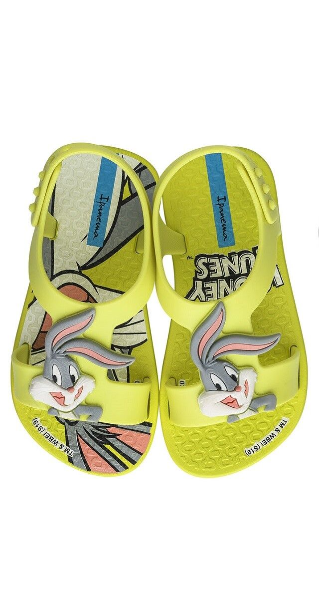 Sandálias em borracha, € 19,95, Ipanema.