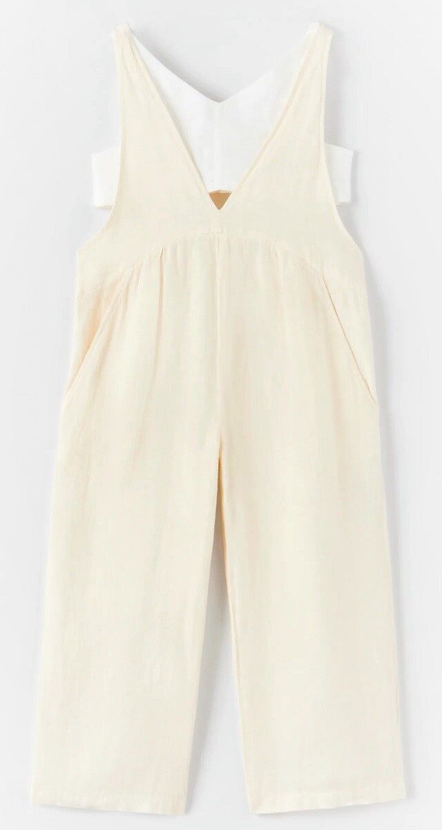 Macacão com top em linho, € 29,95, Zara.