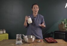 Receitas saudáveis. Como fazer um bolo de maca e cacau vegan?