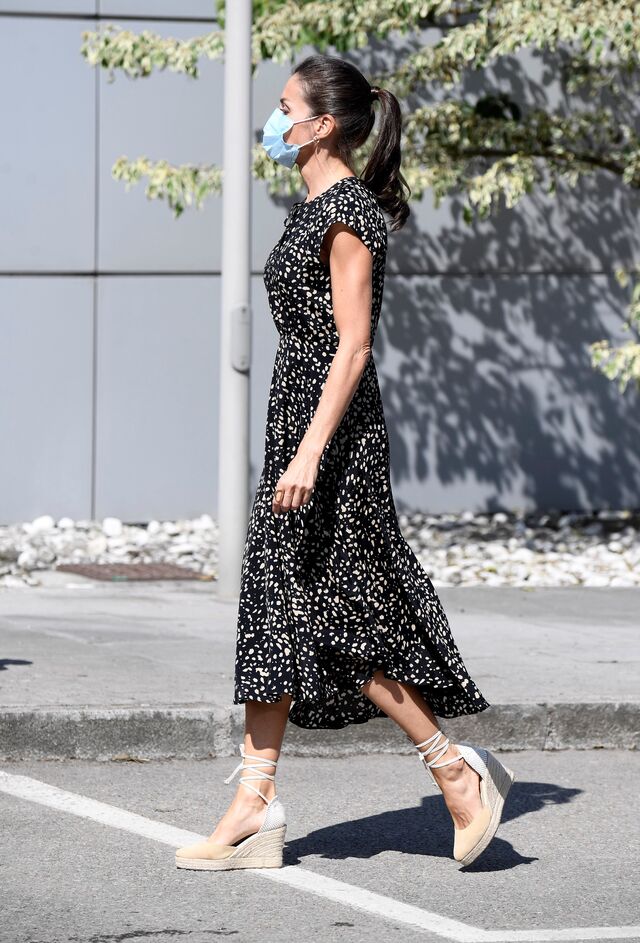 As sandálias preferidas da rainha Letizia (e que as portuguesas também calçam)