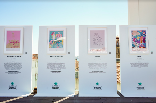 Alguns dos prints da coleção de arte