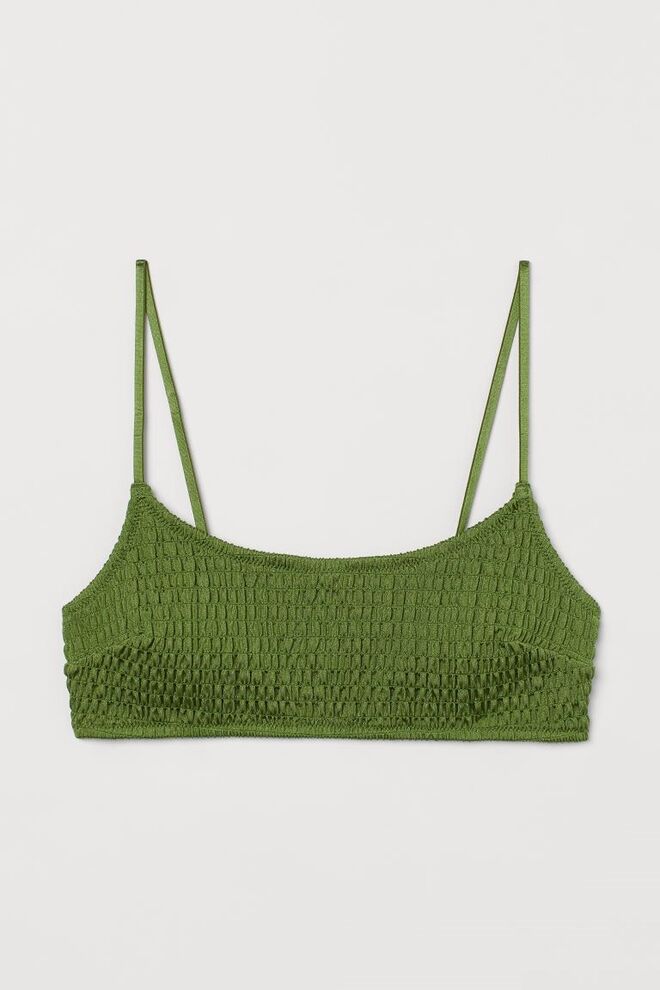 Tendência: Smoked. Top de biquini, € 17,99, H&M.
