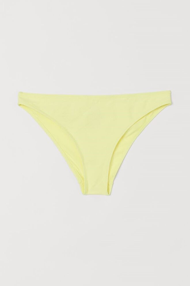 Tendência: Minimal. Cueca de biquini, €9,99, H&M