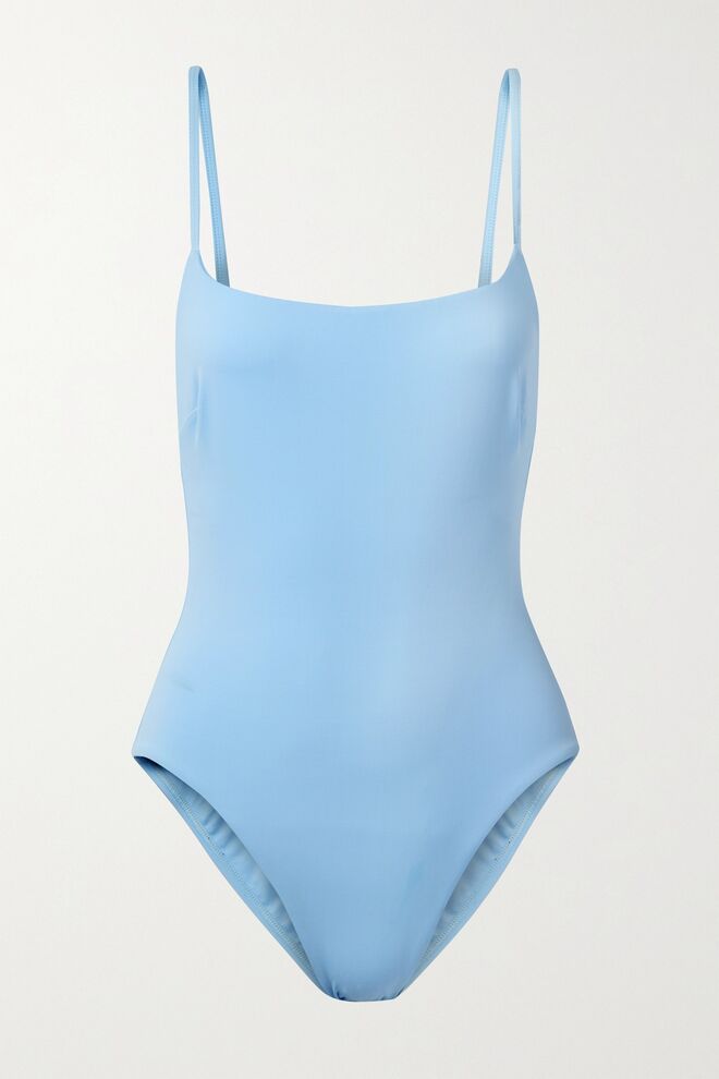 Tendência: Miniaml. Fato de banho, €274, Bondi Born em Netaporter.com.
