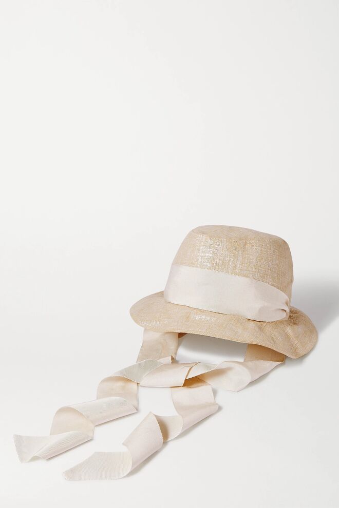 Chapéu, antes €260, agora €140, Gigi Burris em net-a-porter.com