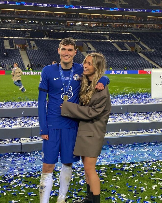 A londrina Katrine Fogt Friis é a namorada de Andreas Christensen, da seleção dinamarquesa.