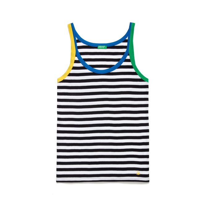 Top em algodão, €15,95, Benetton.
