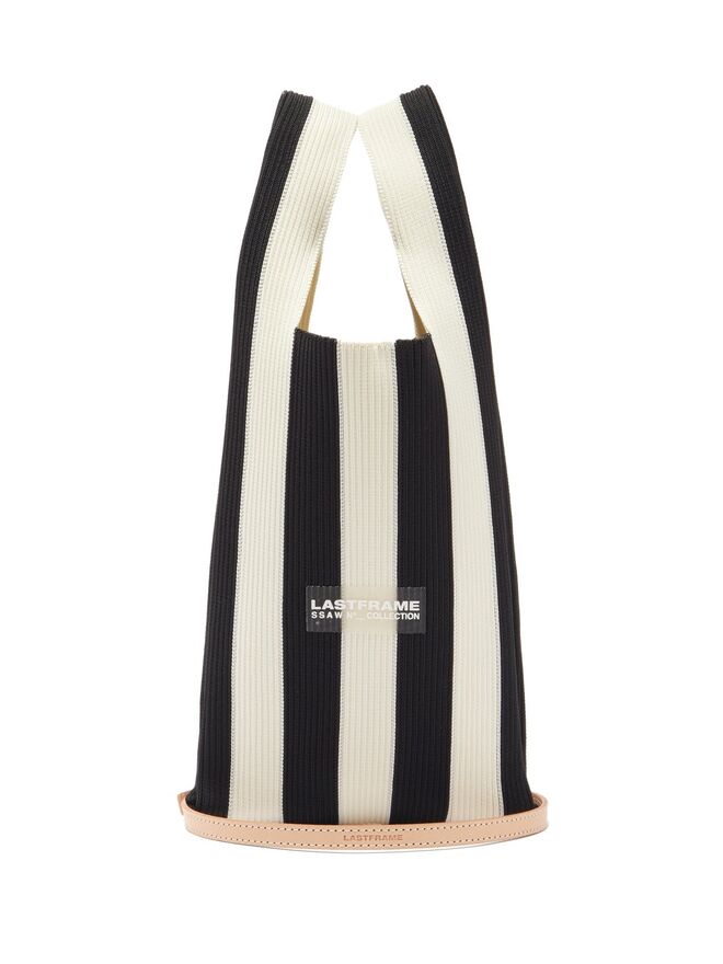 Carteira/saco, €238, Lastframe em Matchesfasion.com.