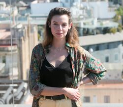 Profissionais do sexo, misoginia e cinismo. Ana Moreira filmou estereótipos numa nova curta