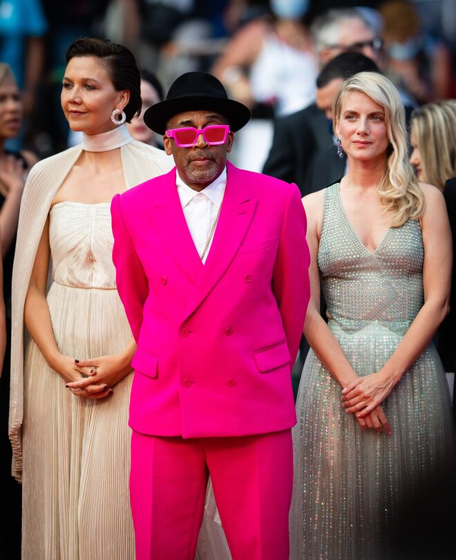  Maggie Gyllenhaal em Celine por Hedi Slimane , Spike Lee em Dior e Melanie Laurent 