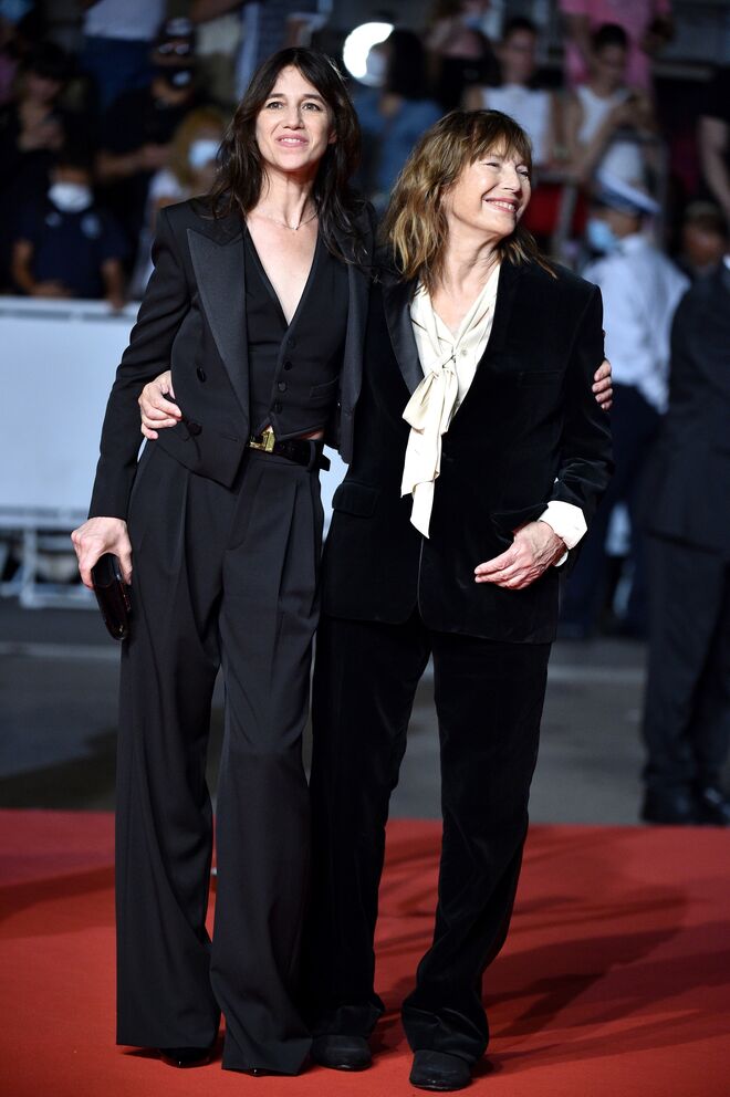 Charlotte Gainsbourg e Jane Birkin em CELINE por Hedi Slimane 