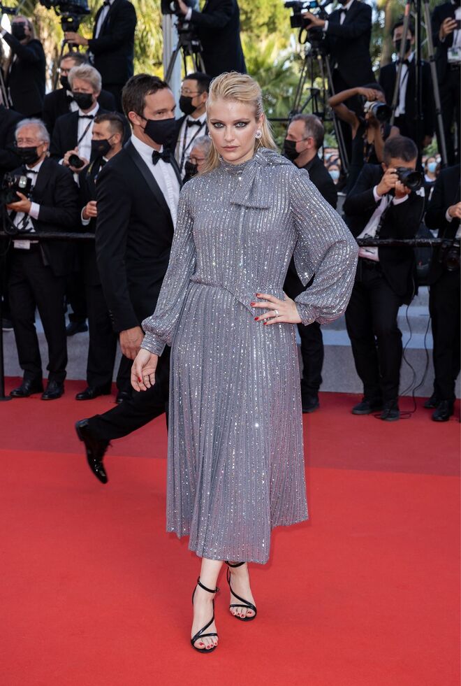 Camille Razat em Celine por Hedi Slimane