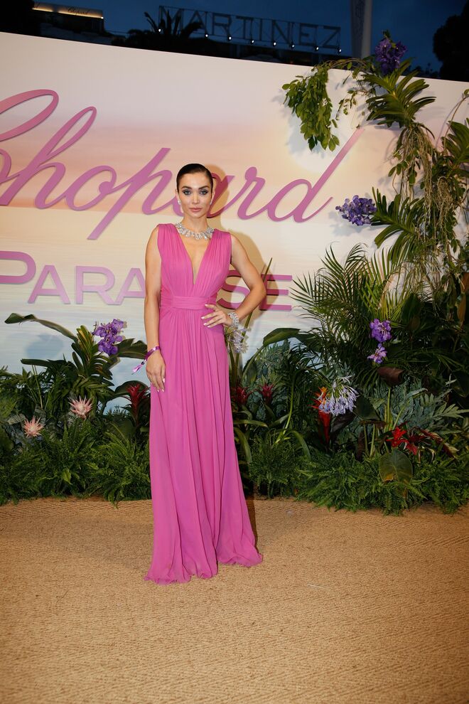 Amy Jackson em Alberta Ferretti no jantar exclusivo da Chopard