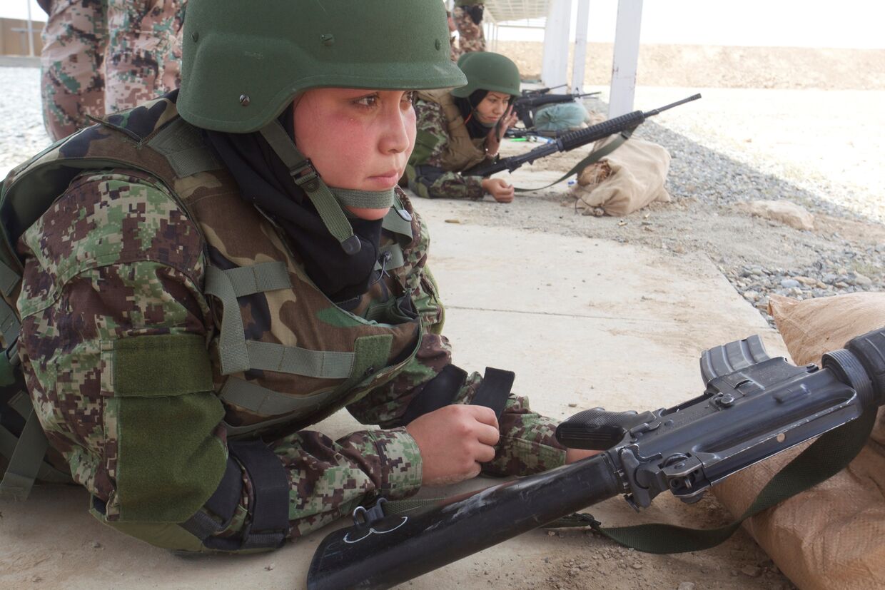 Kubra Behroz, que serviu Exército Nacional do Afeganistão, diz que “Não quero ser propriedade de ninguém".