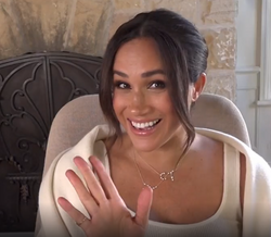 Príncipe Harry faz malabarismos e torna vídeo de Meghan viral