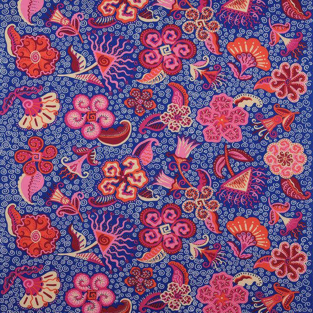 Tecido pré-cortado com padrões florais Karismatisk, €29/2 unidades, 100% algodão, Ikea x Zandra Rhodes.