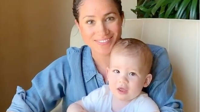 Meghan Markle com o filho Archie.