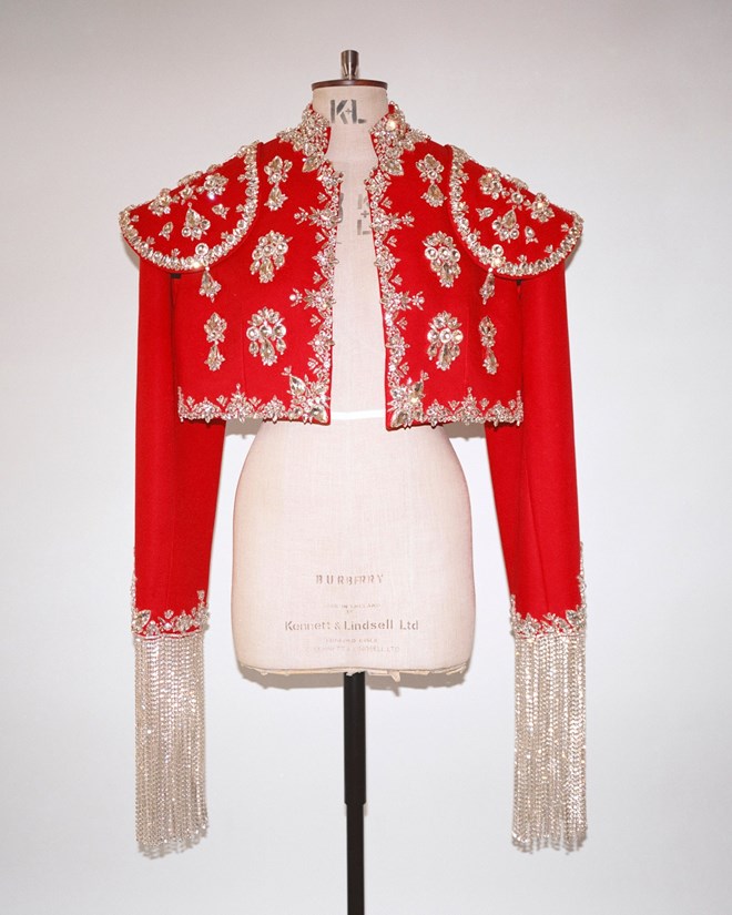 Bolero vermelho para a peça 'Sete Mortes de Maria Callas', de Marina Abramović.