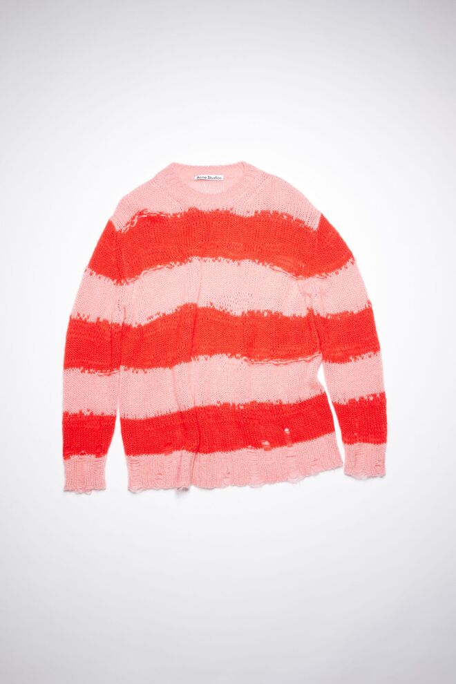 Camisola em lã, €350, Acne Studios.