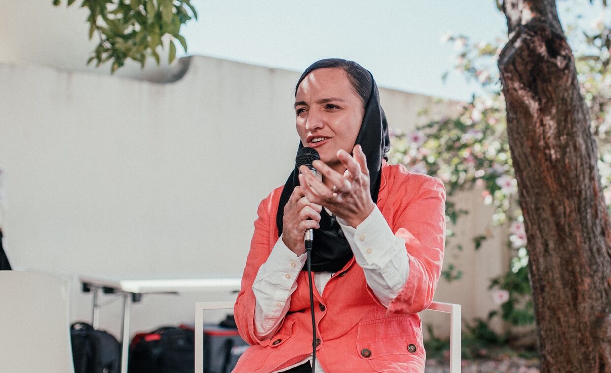 Zarifa Gahari na conferêncoia de 29 de setembro na associação Corações com Coroa.