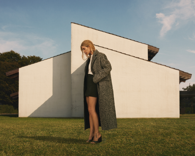 Pernille Teisbæk para a Mango.