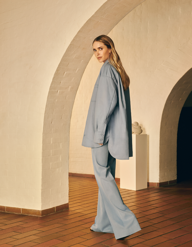 Pernille Teisbæk para a Mango.