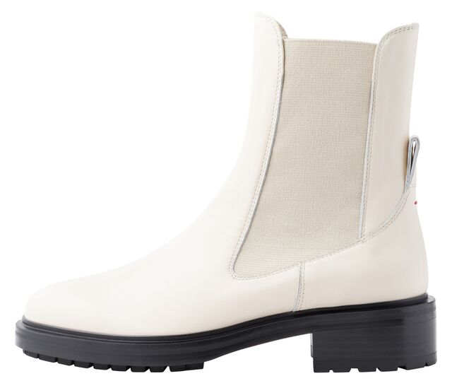 Botins da coleção outono/inverno da Aeydē.