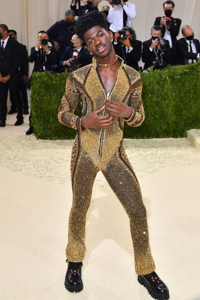 Lil Nas X em Atelier Versace.
