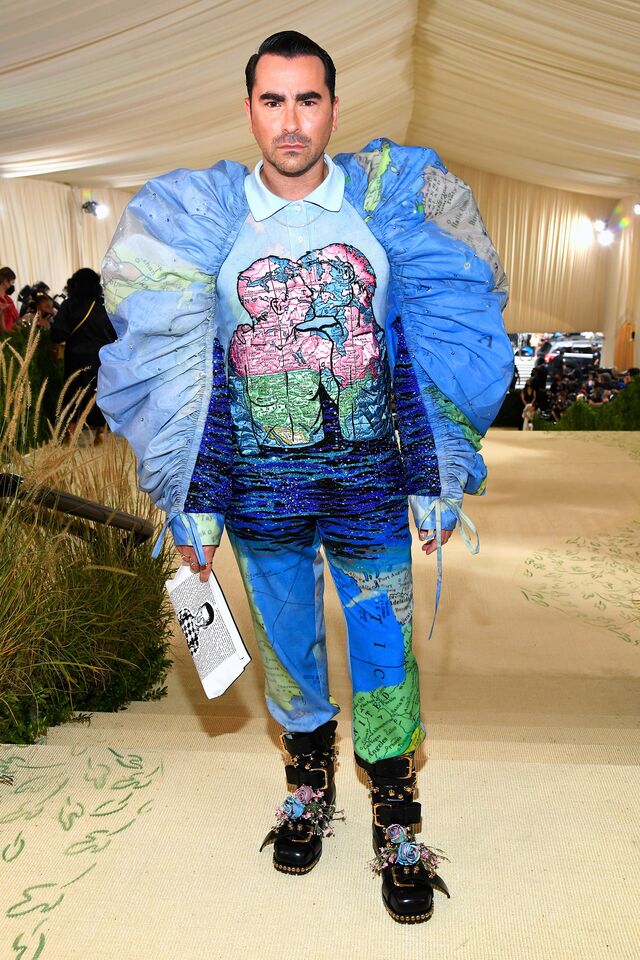 Dan Levy em Loewe.