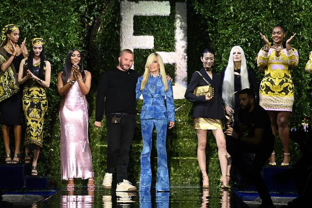 Kim Jones e Donatella Versace no evento especial da Versace, na Fashion Week de Milão.