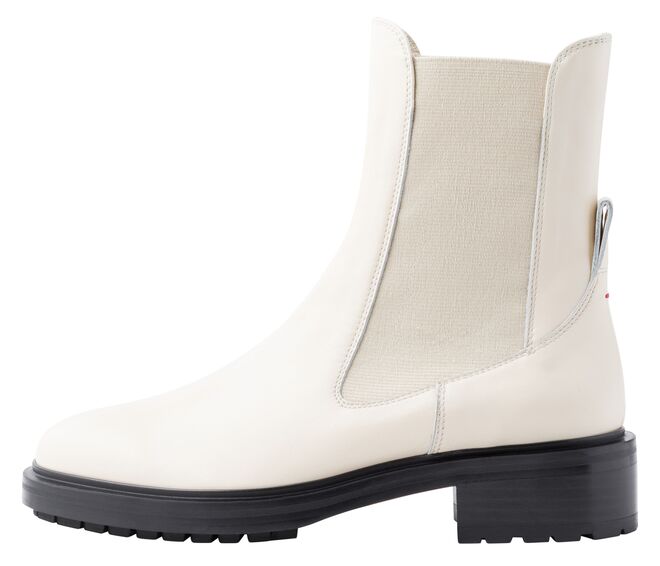 Botins da coleção outono/inverno da Aeydē.