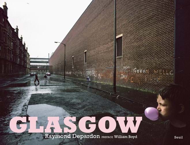 'Glasgow', de Raymond Dépardon, publicado pela editora Seuil. Imagens que inspiraram o escritor e refletem a realidade do livro.