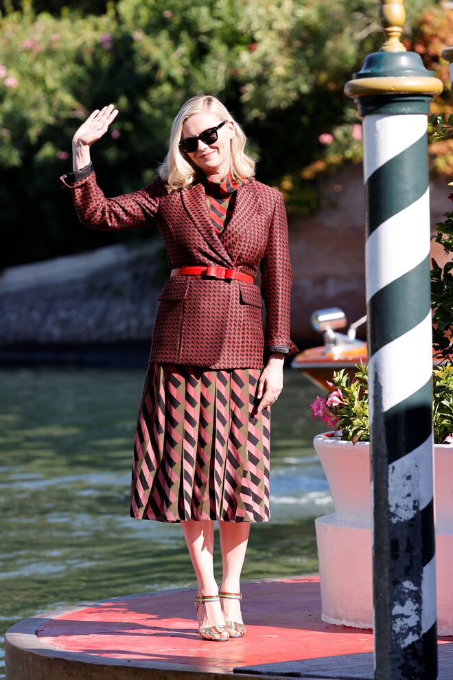  Kirsten Dunst na chegada ao 78º Festival Internacional de Cinema de Veneza, em Itália. 