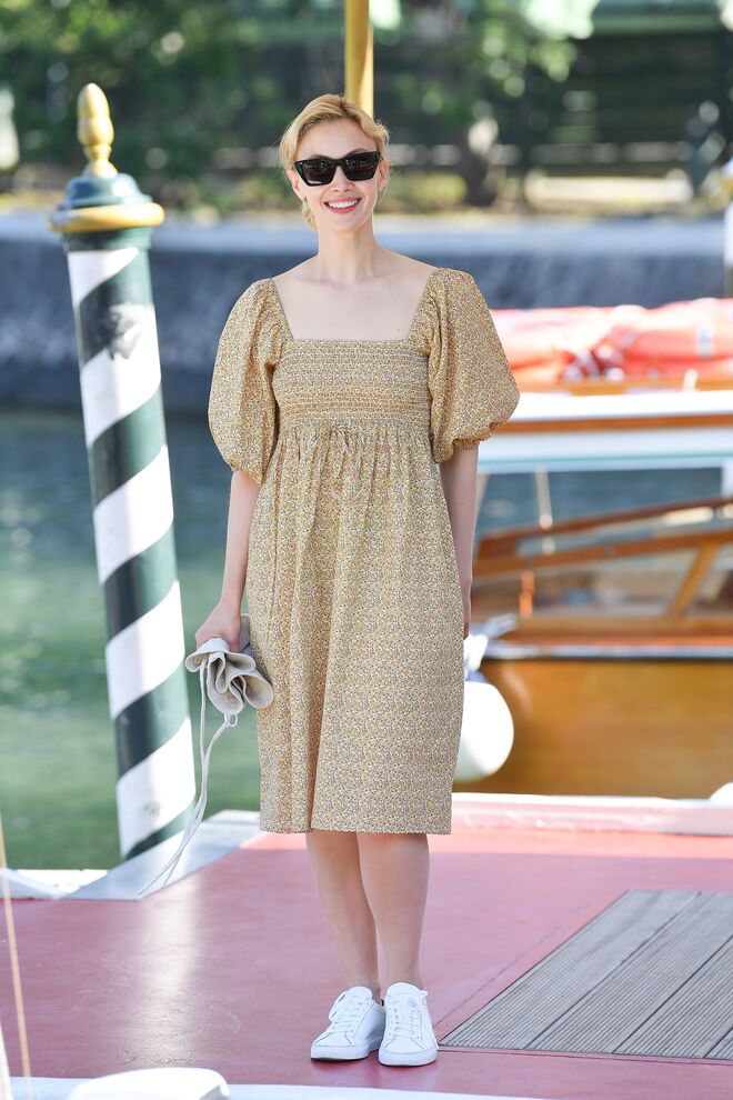 Sarah Gadon na chegada do oitavo dia do 78º Festival Internacional de Cinema de Veneza, em Itália.