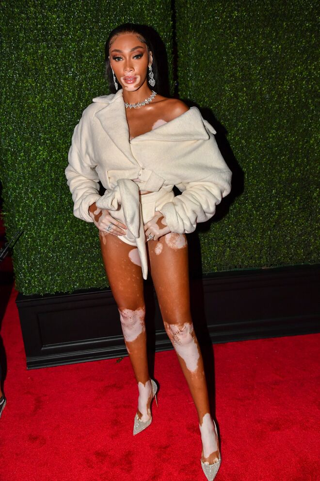 Winnie Harlow em LaQuan Smith 