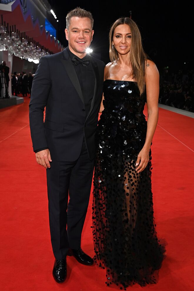 Matt Damon e Luciana Barroso na red carpet do filme 'The Last Duel' no 78º Festival Internacional de Cinema de Veneza, em Itália. 