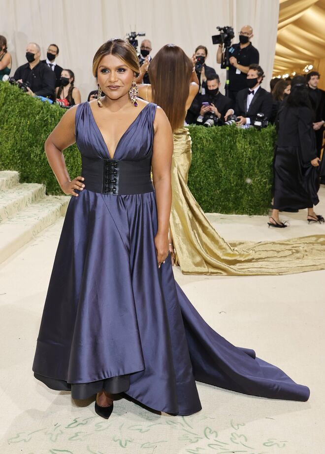 Mindy Kaling em Tory Burch.