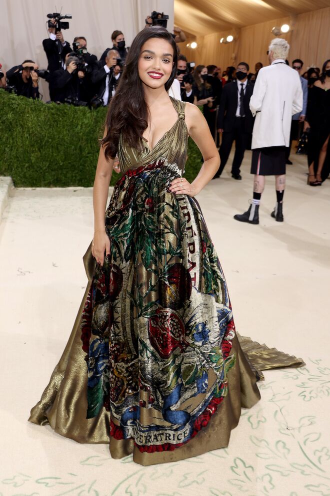 Rachel Zegler em Dior Haute Couture.