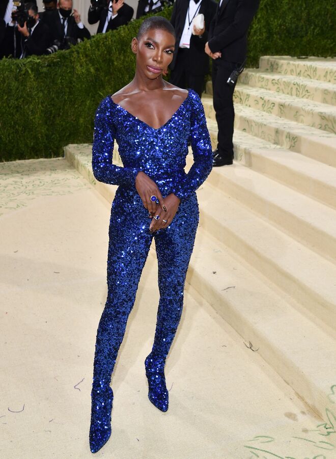 Michaela Coel em Balenciaga.